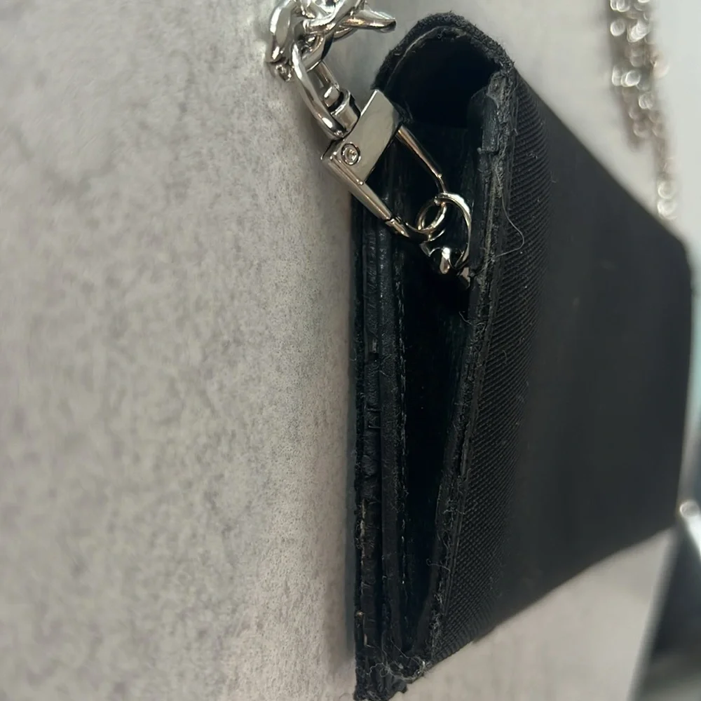 Black Gucci Wallet w/unbranded Chain - Picture 6 of 7
